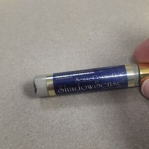 Senegence shadowsense, new in pkg, platinum glitter in color